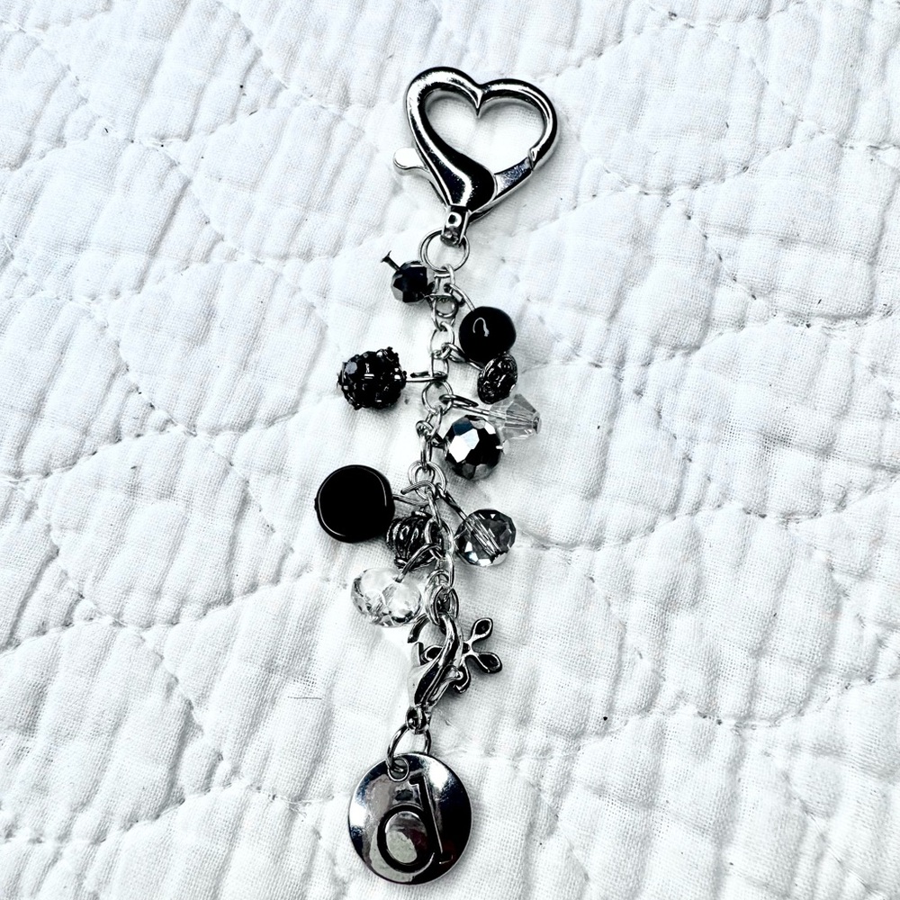 Bag/Purse Charm - Beads and “d” and heart shaped closure! - Picture 11 of 11